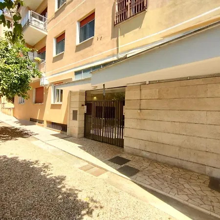 Casilina 403 Spacious 3bdr And 3 Bath