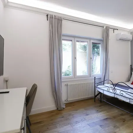 Casilina 403 Spacious 3bdr And 3 Bath *
