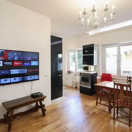 Casilina 403 Spacious 3bdr And 3 Bath *