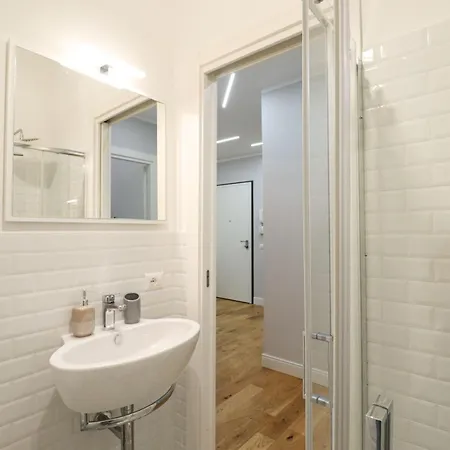 Casilina 403 Spacious 3bdr And 3 Bath
